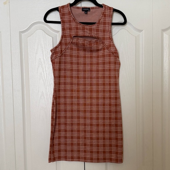 Plaid Sleeveless Dress - Picture 1 of 3